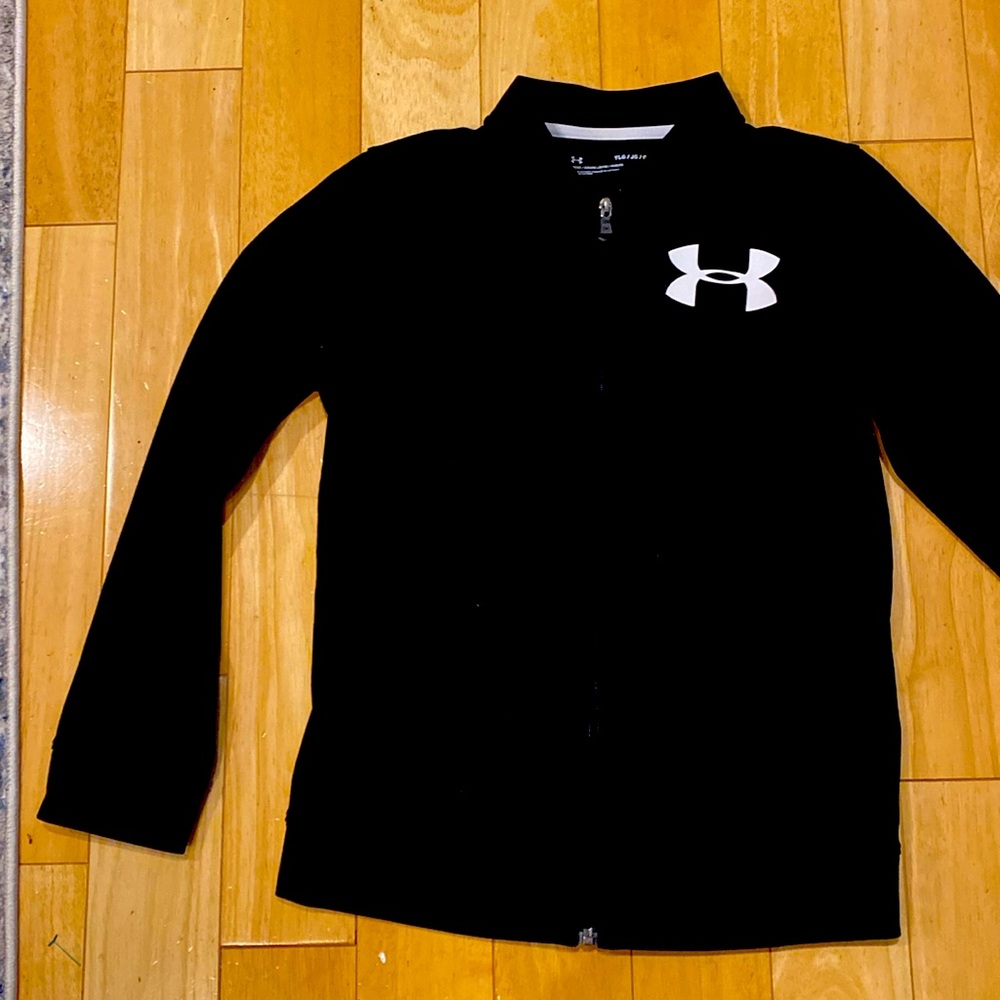 Boys large zip up black under armor jacket, light weight